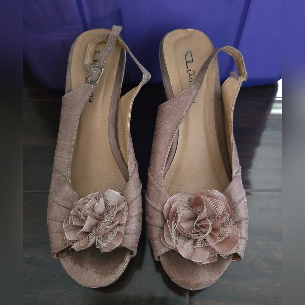 CL by Chinese Laundry Wedges Size 8.5